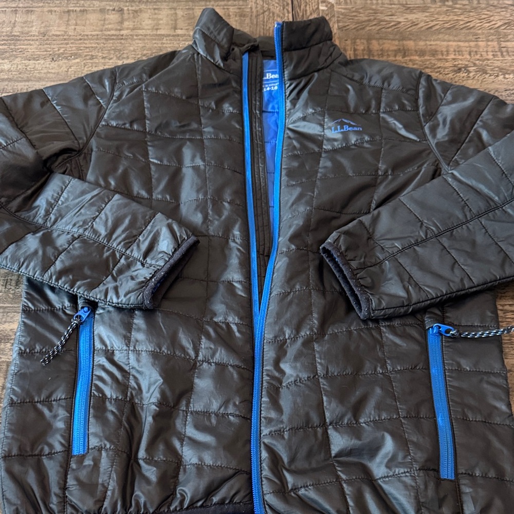 L.L. Bean Boys L 14-16 Primaloft Packaway. Black Jacket with Blue Zipper